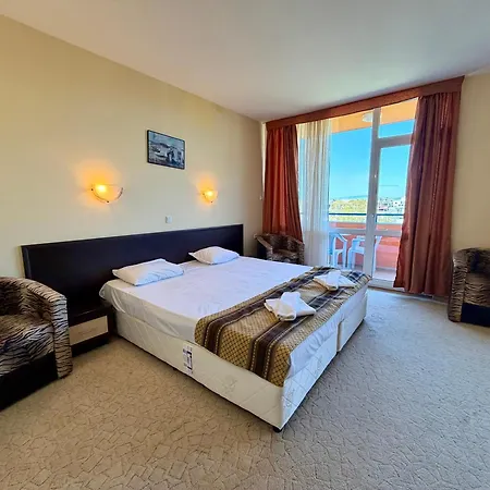Amaris Hotel 3*